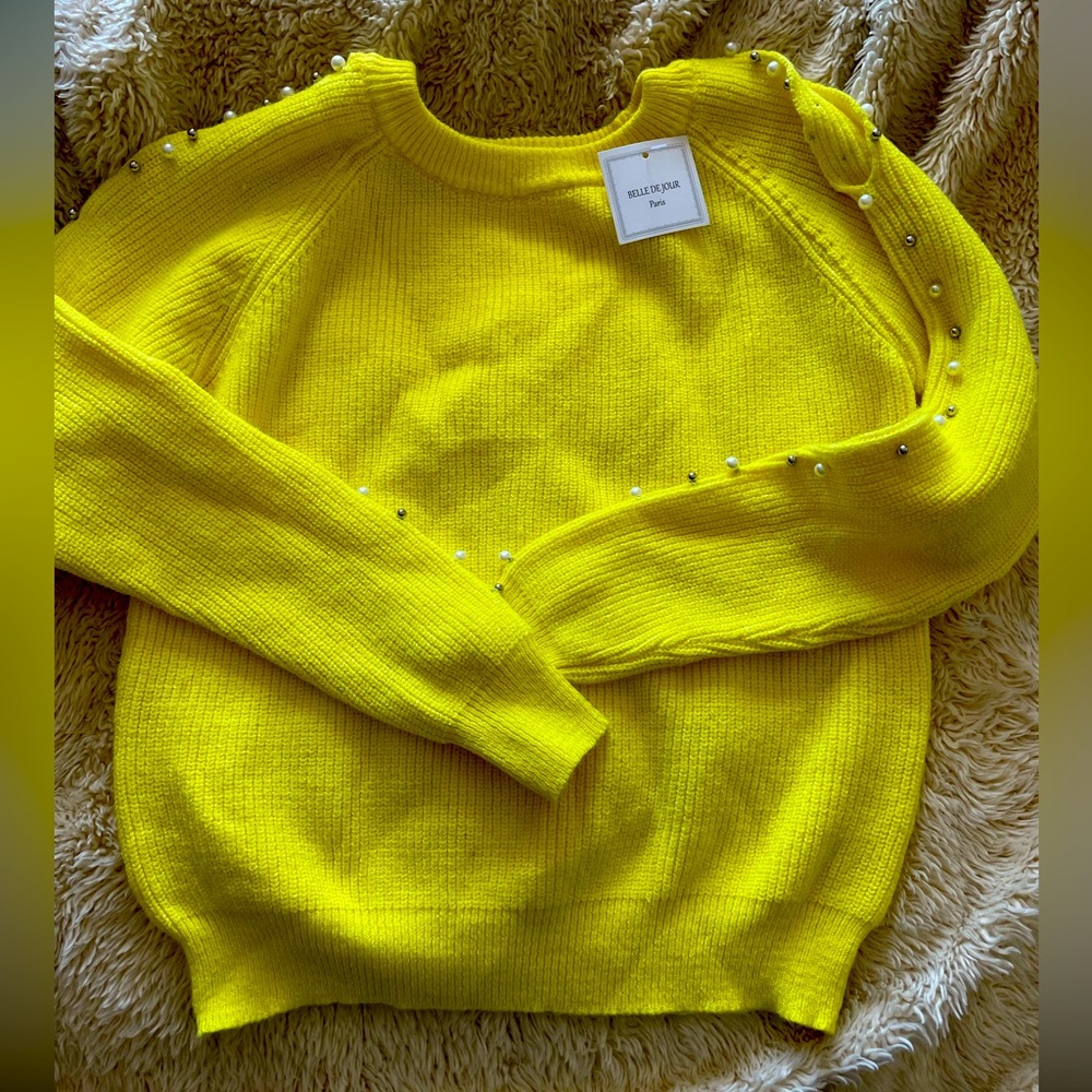 Belle Du Jour sweater 💛